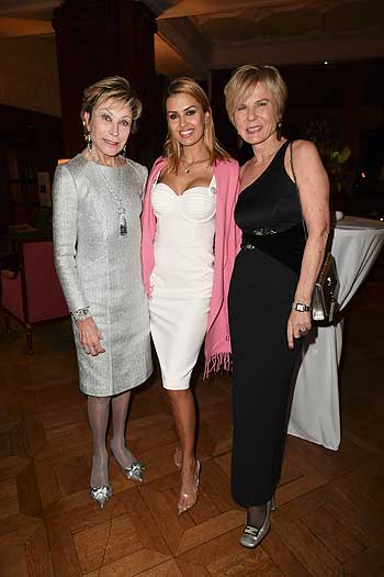 Antje-Katrin K&uuml;hnemann, Viktoria Boya, Annette Zierer / "Drink, Dance, Donate - A Hot Party in the Snow" zugunsten des Sheba Medical Center im Hotel Carlton in St. Moritz, Schweiz am 17.02.2022 / Foto: BrauerPhotos / S.Brauer